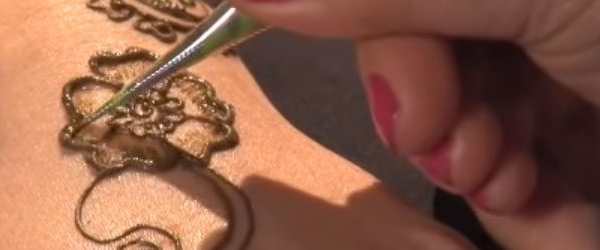 Tatuaje de Henna: Diseño Asombroso a Mano Alzada